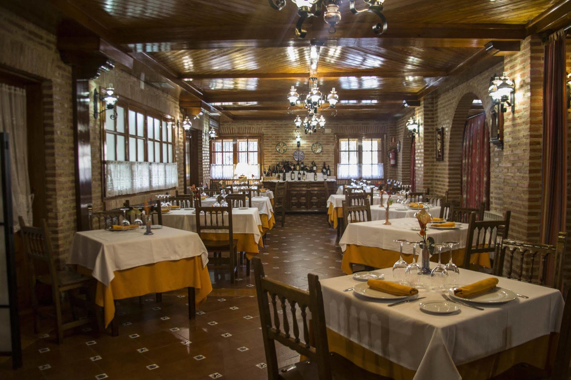 Hospedium Juan Ii 3* Toro
